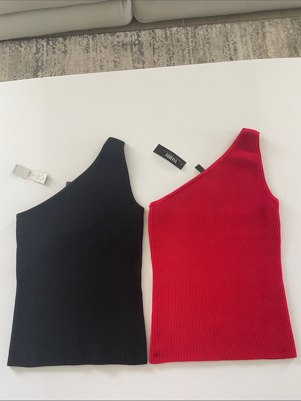NWT WHBM Form Sculpt Stretch one shoulder Sweater Black/Red Small
